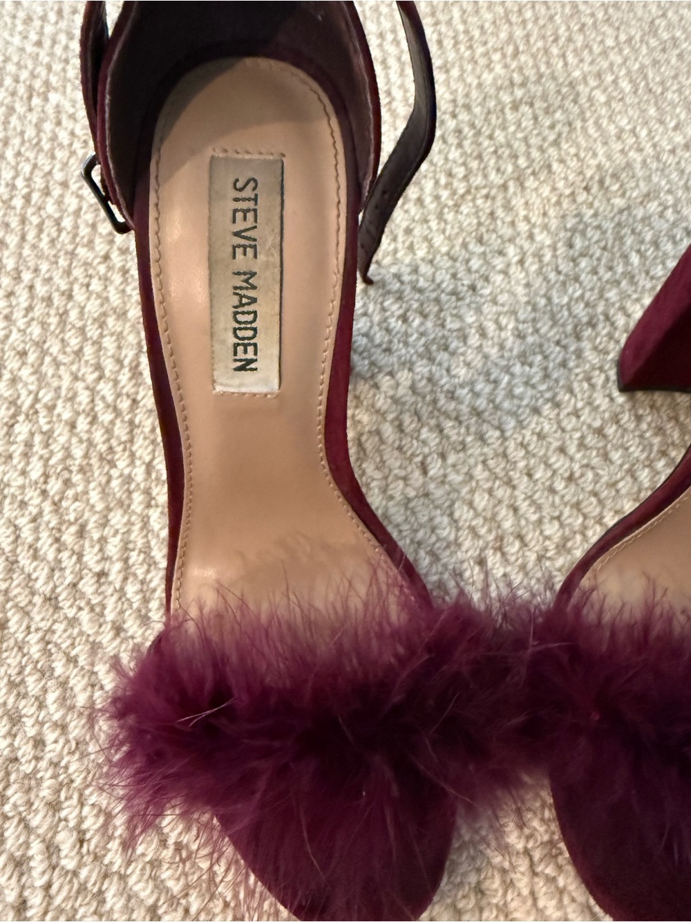 Steve Madden "Carabu" Feathered Ankle-Strap Block HeelsSumptuous Suede Size 7M - Picture 4 of 8